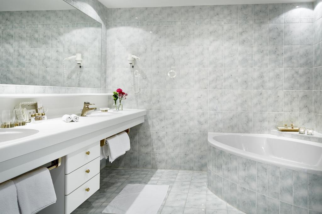 Hotel Hirlanda Zürs 외부 사진